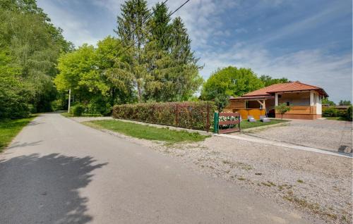 3 Bedroom Lovely Home In Stari Brod