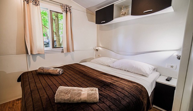 3 Bedroom Mobile Home with Lake View in Catez ob Savi