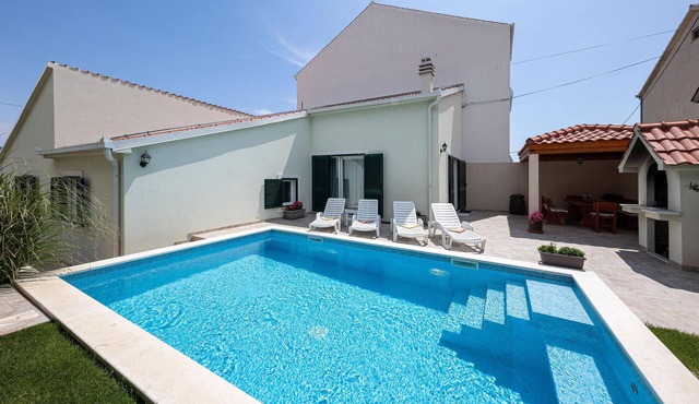 3 bedroom nice home in Mravince