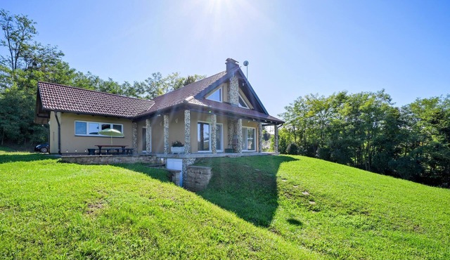 3 bedroom stunning home in Strigova