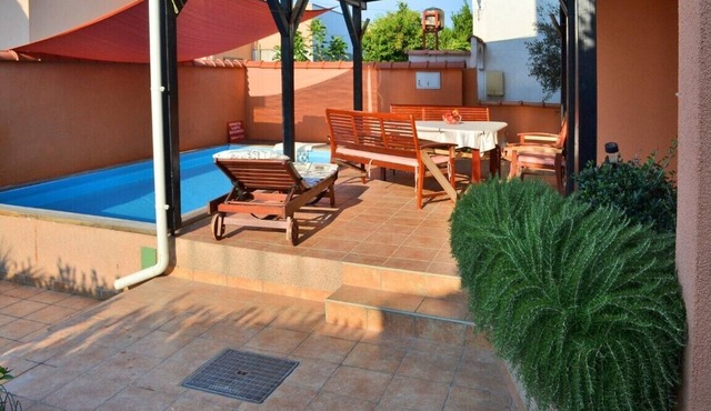 3 BR OG Apartment with pool in Tribunj in Tribunj