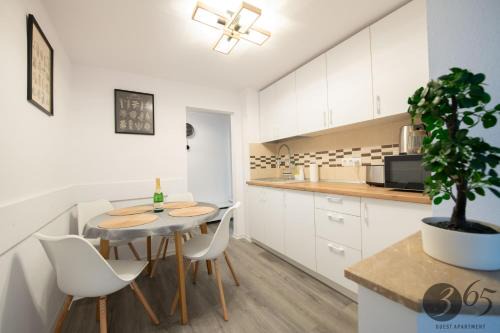 365 Guest Apartment in Hunedoara