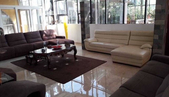 4 bed 3 bath bungalow sleeps up to 10 people (inc. breakfast) in Stone House Area