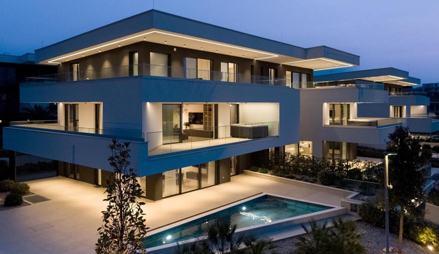4 bedroom awesome apartment in Malinska