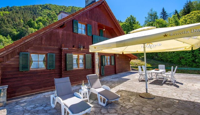 4 bedroom cozy home in Podstene