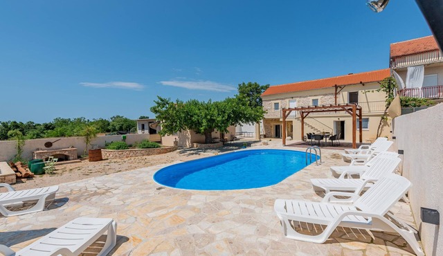4 Bedroom Gorgeous Home