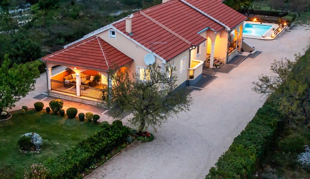 4 bedroom stunning home in Stankovci