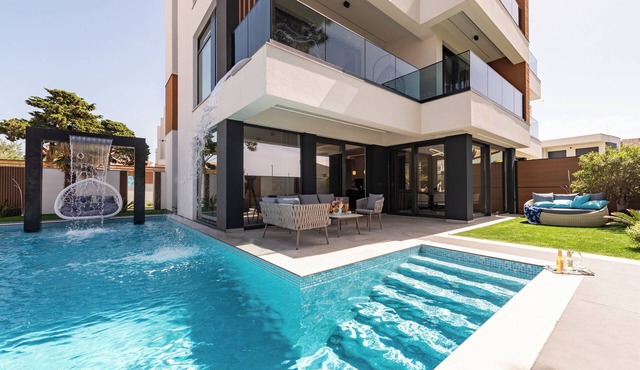 4-bedroom villa in Novalja. A perfect mix of luxury, privacy, and top location. in Zrce