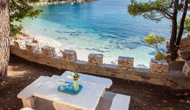 5 bedroom Beach Front villa on Peljesac. Stunning beach.1st ROW. AMERICAN OWNER in Mokalo