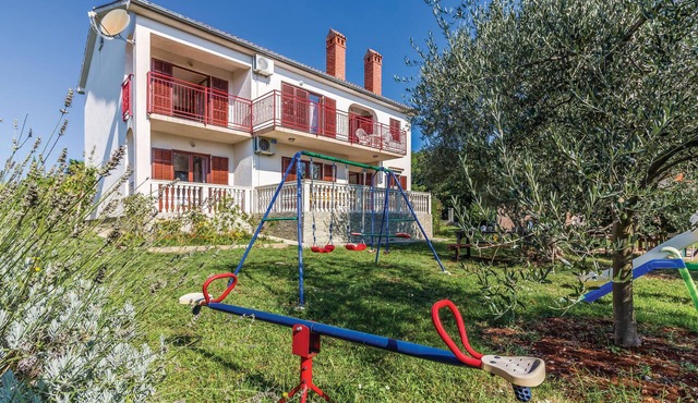 6 bedroom beautiful home in Segotici