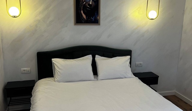 7 min walking to airport in Otopeni