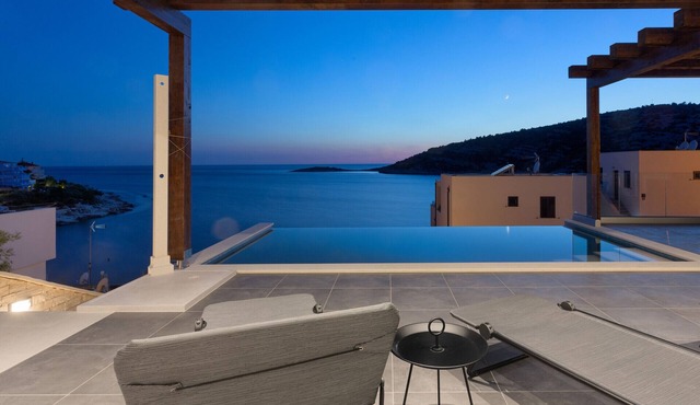 9101 Hideaway villa by the sea "BJ"