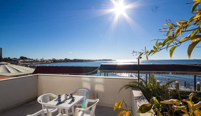 A seafront, one bedroom apartment with big terrace - Umag Center 1