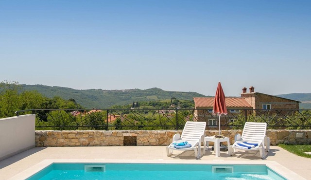 Activity villa Montebello with pool in Motovun