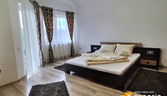 Airy, comfy apartment, featuring 2 bedrooms, 1 livingroom, jet-tube bathroom in Cluj Napoca
