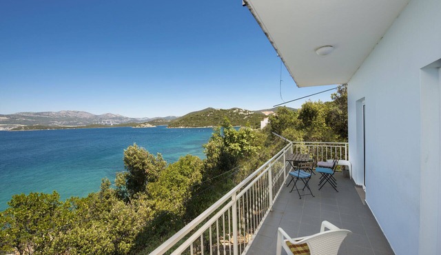 Alenka 2 - Beachfront apartment, 10 m from the sea