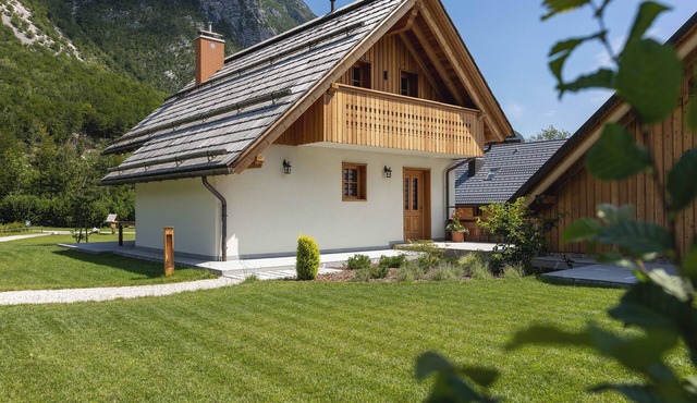 Alpine SPA Chalet with Sauna & Fireplace at Lake Bohinj in Ukanc