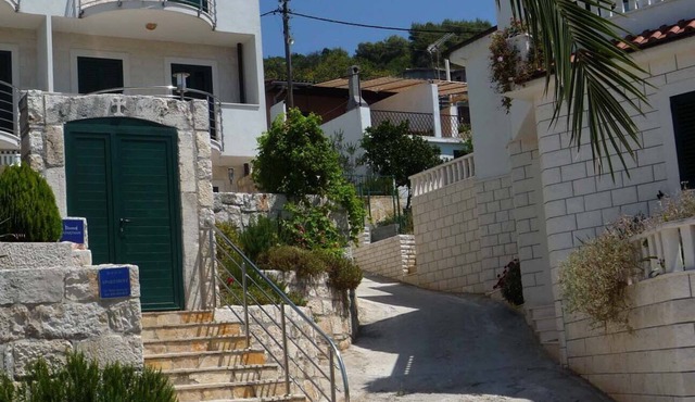 Amazing apartment with a gorgeous view, ten meters from the beach!