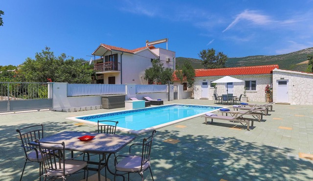Amazing apartment in Kastel Novi