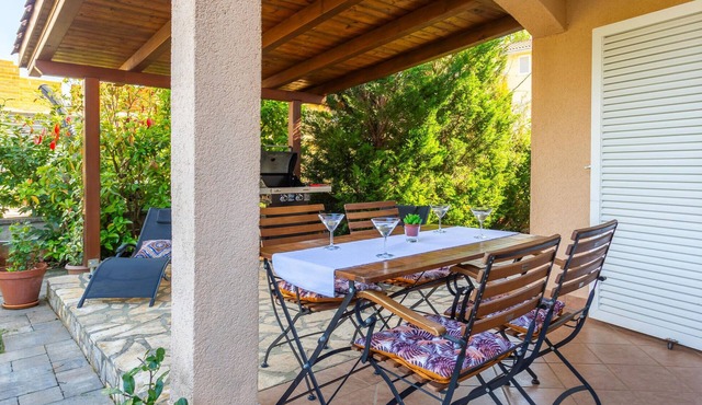 Amazing apartment in Vantacici