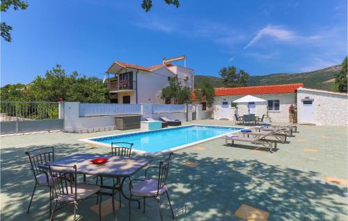 Amazing Apartment In Kastel Novi