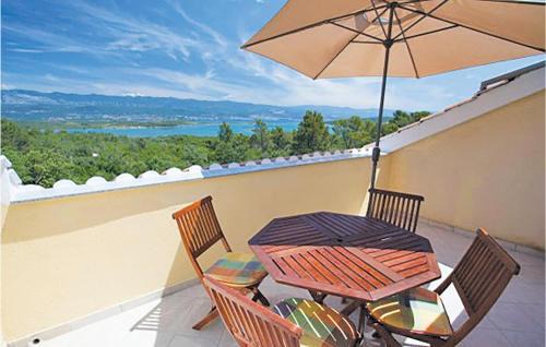 Amazing Apartment In Malinska With House Sea View