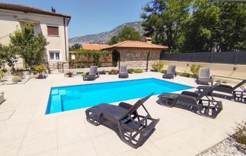 Amazing Apartment In Tribalj