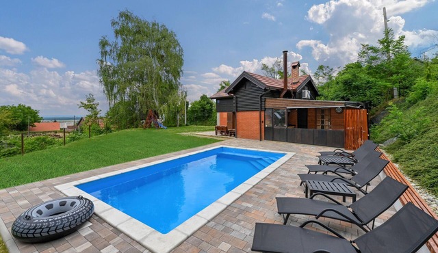 Amazing home in Bakovcica with sauna