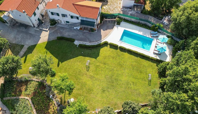 Amazing home in Caporice