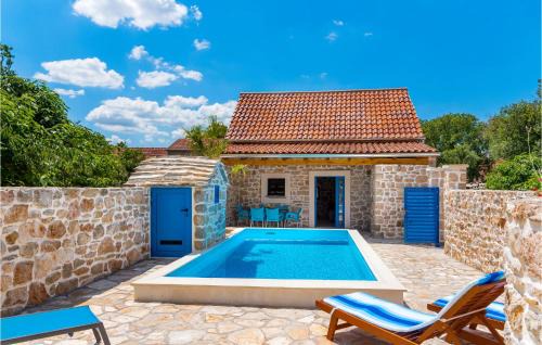 Amazing Home In Drnis