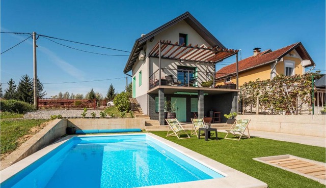 Amazing Home In Gornje Plavnice