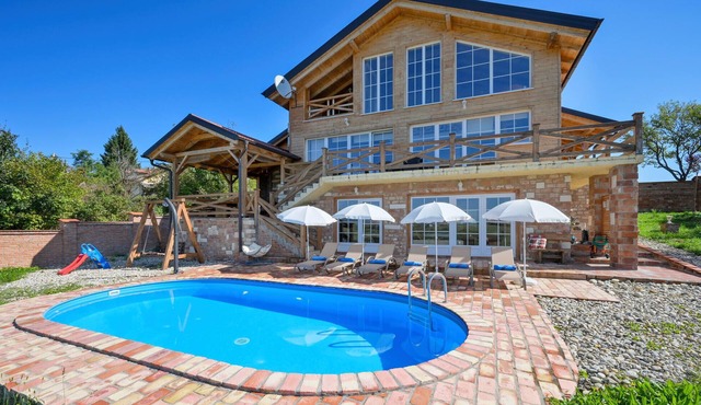 Amazing home in Jelenscak with sauna