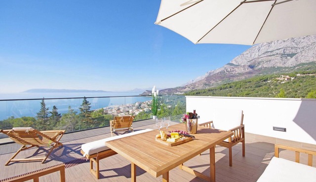 Amazing home in Makarska