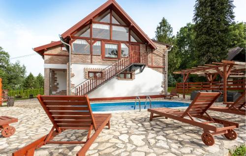 Amazing Home In Novo Zvecevo With Sauna