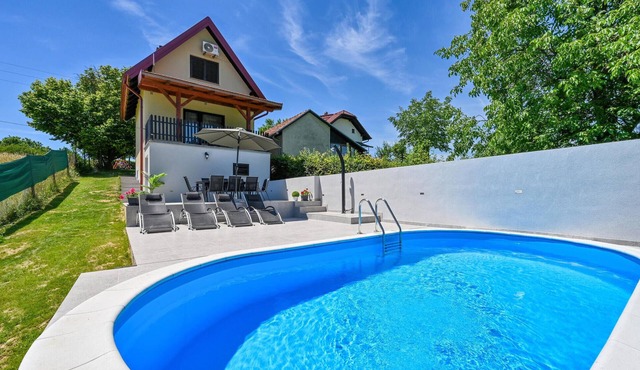 Amazing home in Seketin