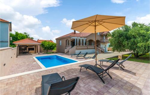 Amazing Home In Sikovo