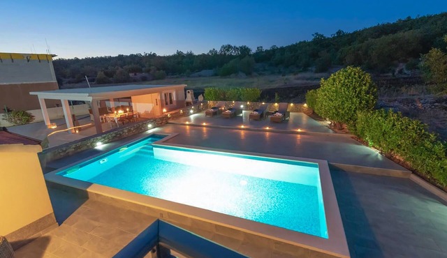 Amazing home in Ugljane