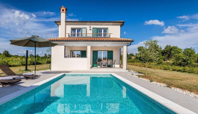 Amazing home in Zminj