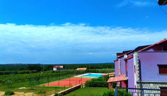 Amazing sea view, residence with pool and tenis court! Just relax