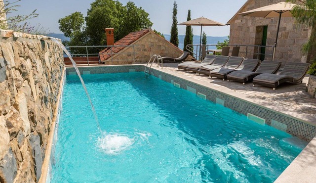 Amazing villa in Omiš with private pool