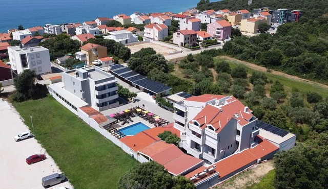 Aparthotel Plat
