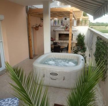 Apartman Josy with gorgeous garden