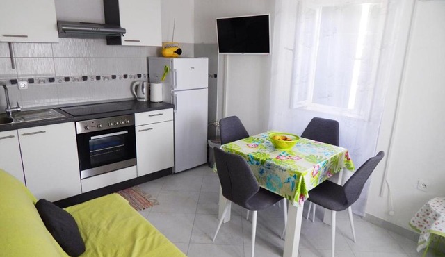 Apartman Keti in Milna