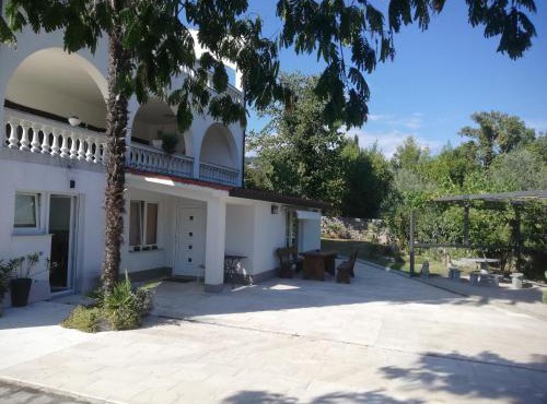 Apartman Nevia lka in Opric