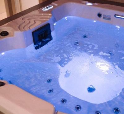Apartman sa jacuzzi, 2 spavace sobe, self check in