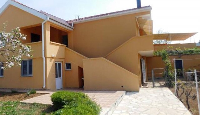 Apartment 1 / JULIETA