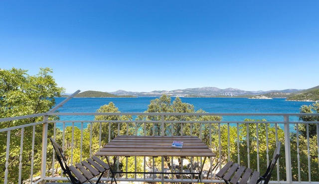 Apartment Alenka 1 - Beachfront accommodation