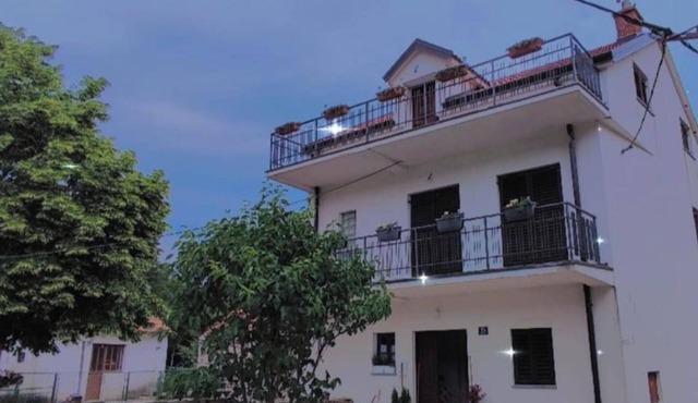 Apartment and Room Mare Vrlika - Double Bedroom with Terrace and External Kitchenette