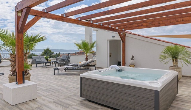 Apartment Azure Pine (125721-A1) - Okrug Gornji (Ciovo)