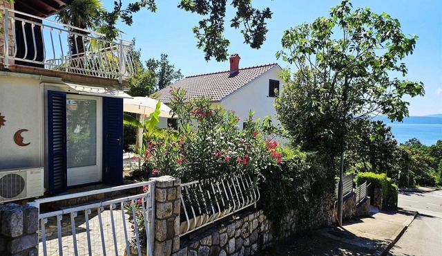 Apartment Barbara with sea view in Njivice